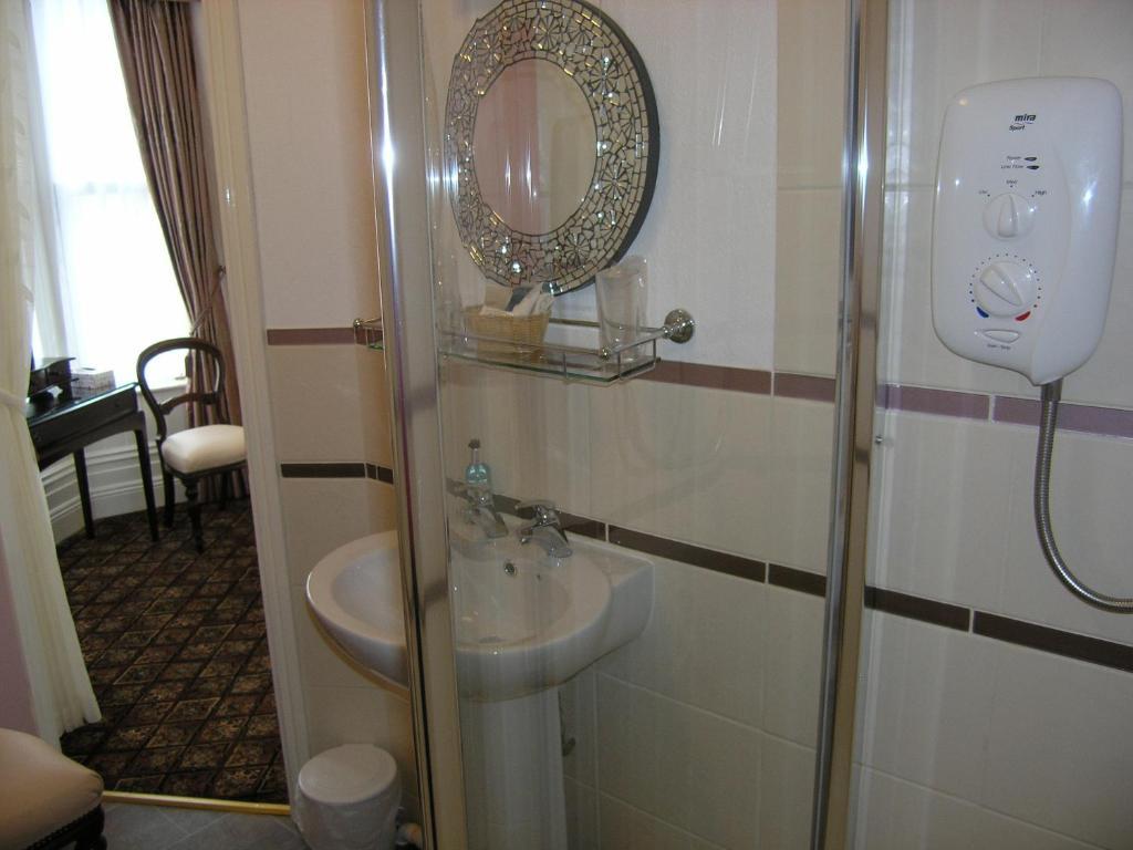 Christleton House Hotel Ландъндо Стая снимка